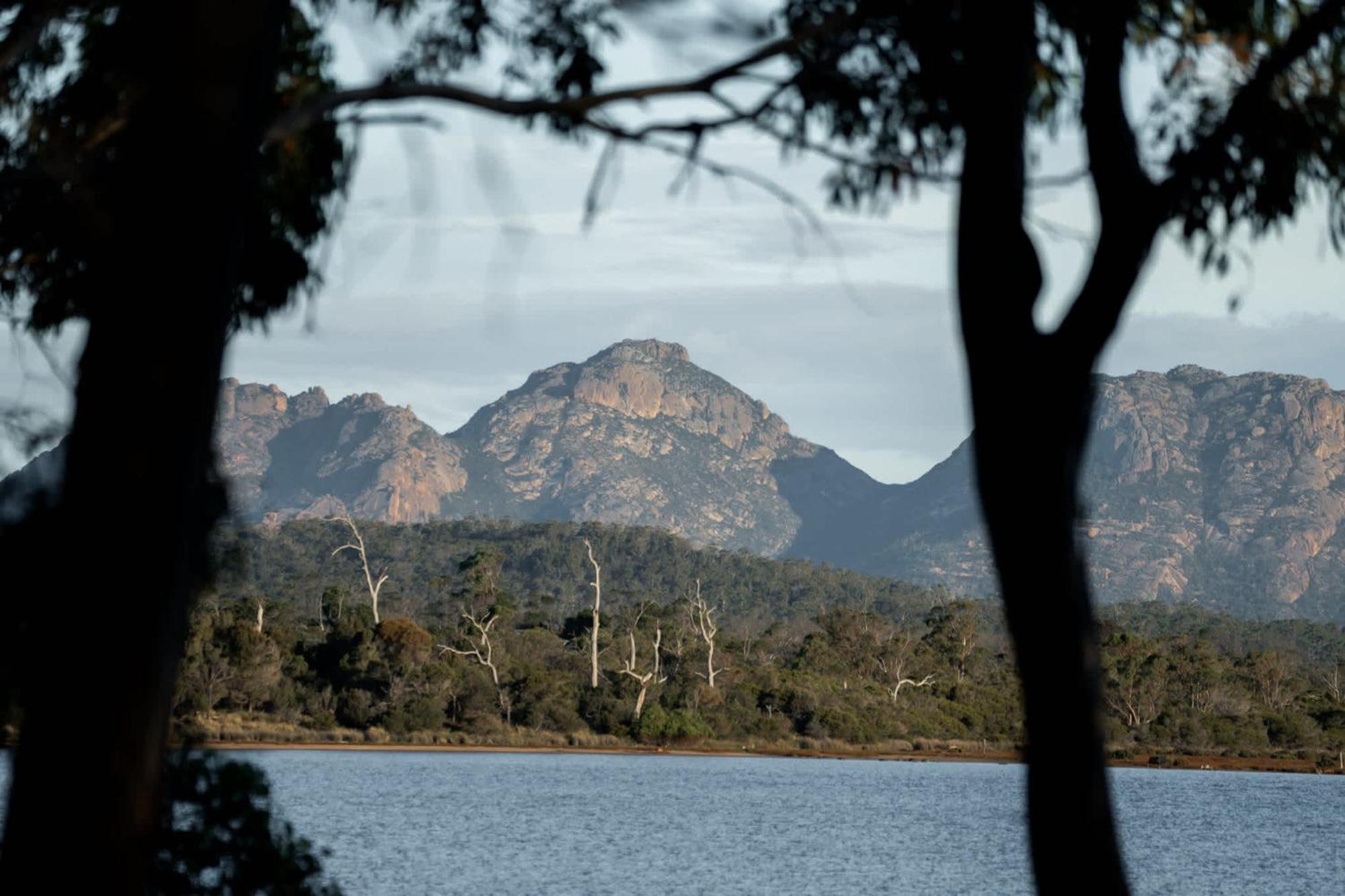 Numie - Freycinet Peninsula - Glamping - Heated - Waterfront Hotel Коулс Бей Екстериор снимка