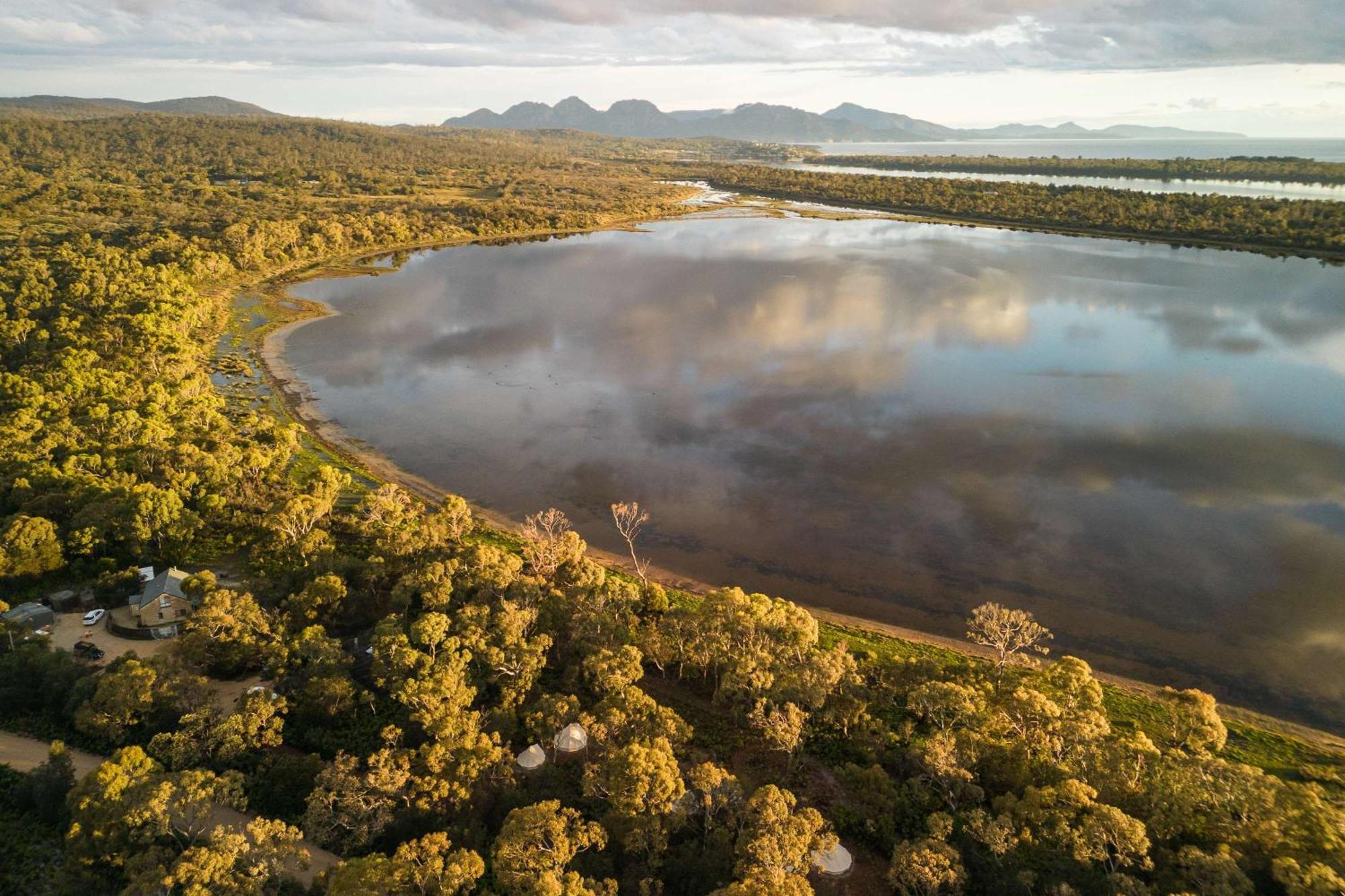 Numie - Freycinet Peninsula - Glamping - Heated - Waterfront Hotel Коулс Бей Екстериор снимка